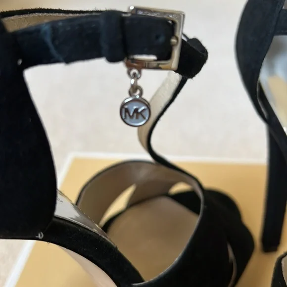 Michael Kors Suede Sandals 7.5 - Picture 8 of 9